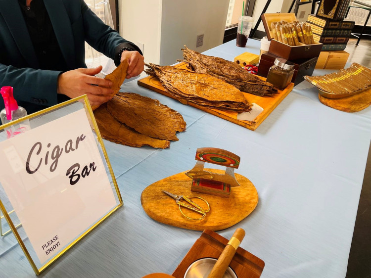 Cigar Roller