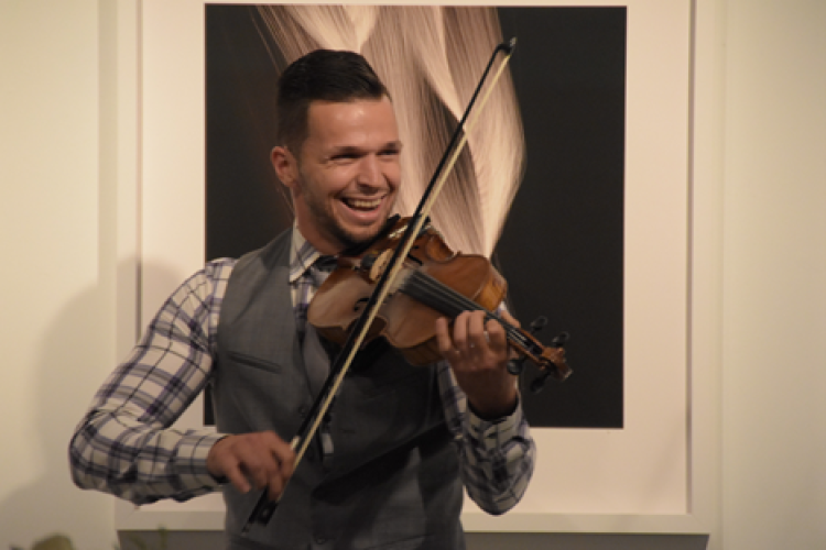 Electric Violinist