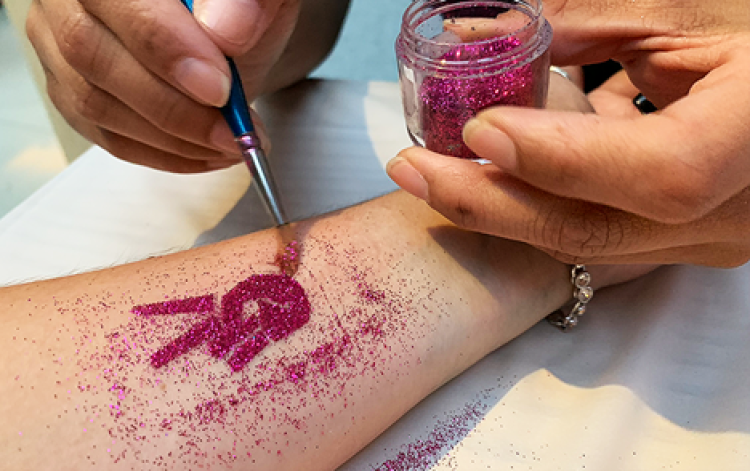 Glitter Tattoo Artist