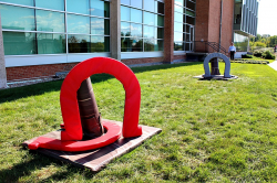 Giant Horseshoes