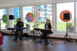 Dueling Piano Players