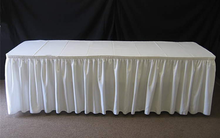 6' Table with Linen and Skirt