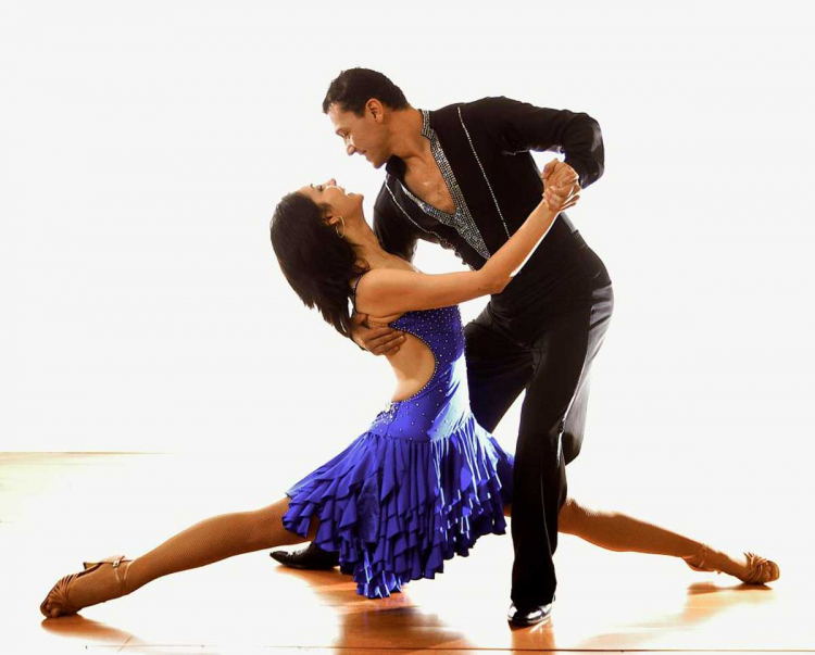 Salsa and Meringue Dancers