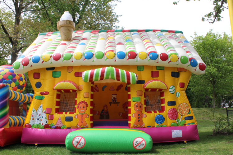 Gingerbread House Crazy Cottage