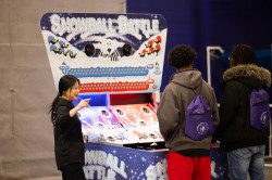 Bounce A Ball - Snowball Battle