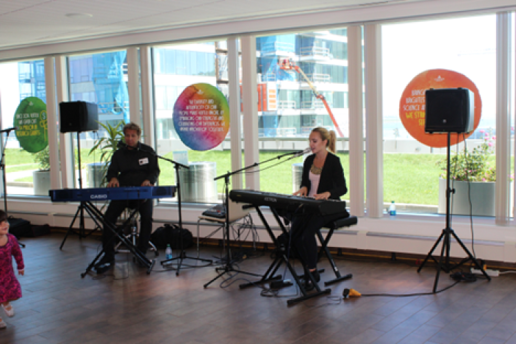 Dueling Piano Players